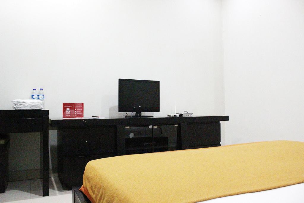 Klinpod Hotel Jakarta Buitenkant foto